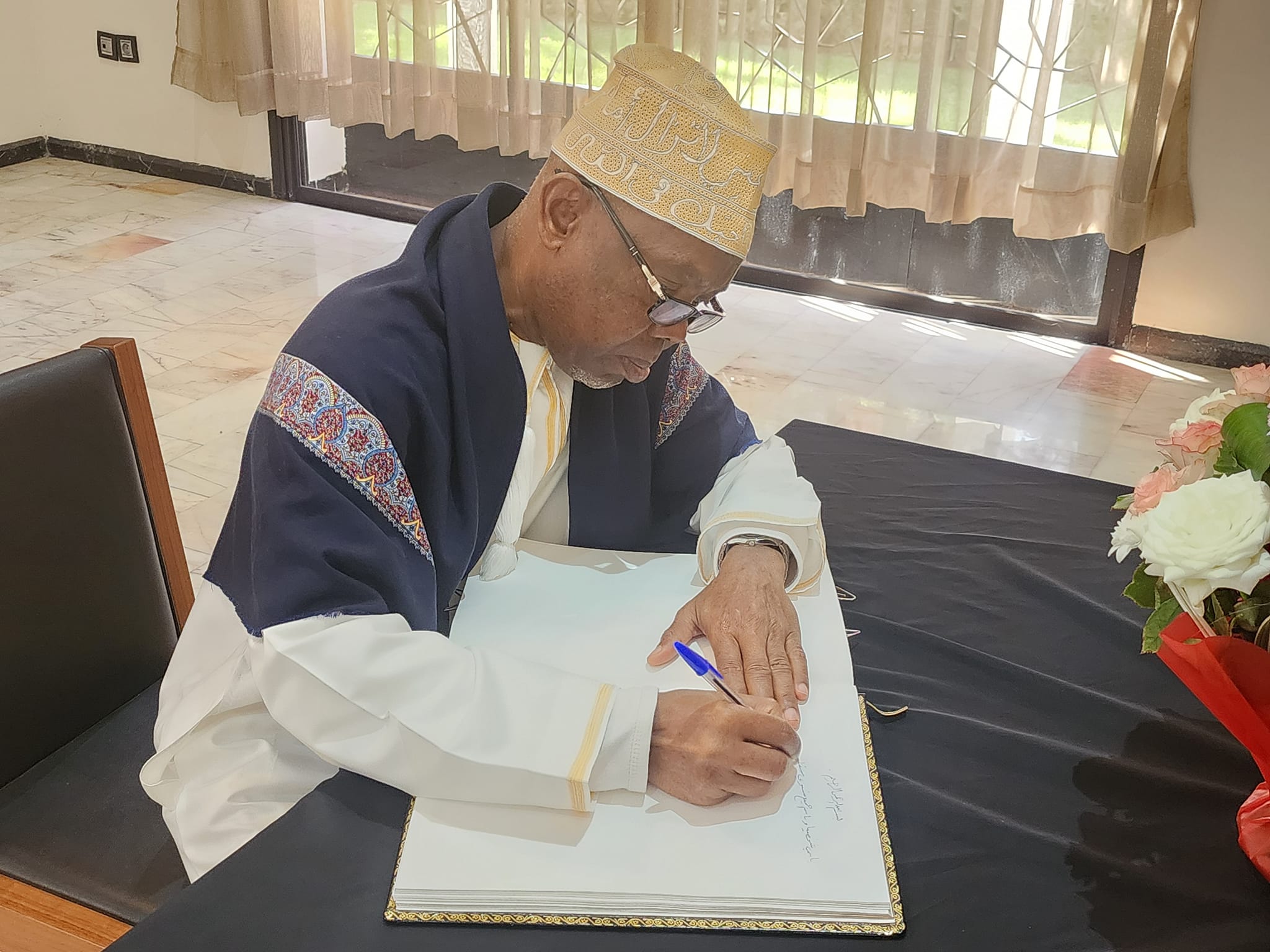 Livre de condoléances à l'Ambassade du Tchad à Rabat.