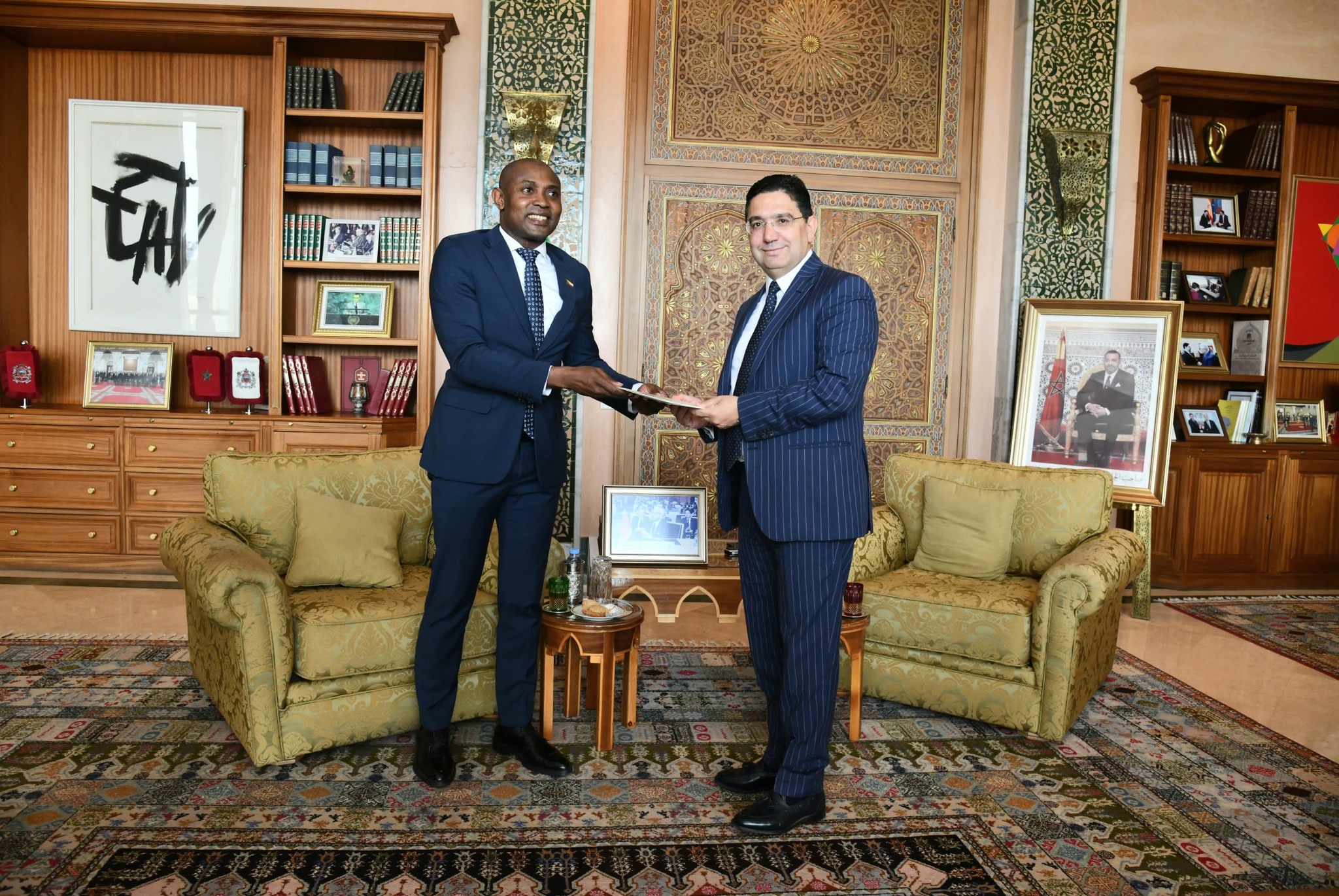 Le ministre des Affaires étrangères et de la Coopération internationale, SEM Mbae Mohamed, a été reçu ce jour par son homologue marocain SEM Nasser Bourita